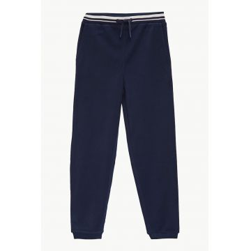 Pantaloni de trening cu talie ajustabila