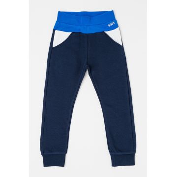 Pantaloni de trening cu model colorblock si buzunare oblice