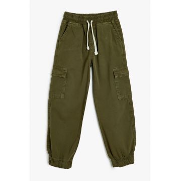 Pantaloni cargo cu snur in talie