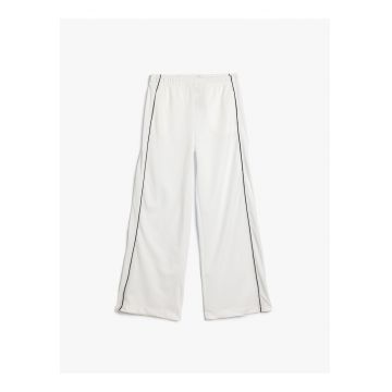 Pantaloni de trening cu croiala ampla