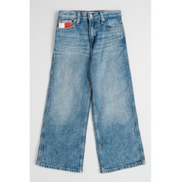 Blugi ampli cu aspect decolorat Blugi ampli cu aspect decolorat