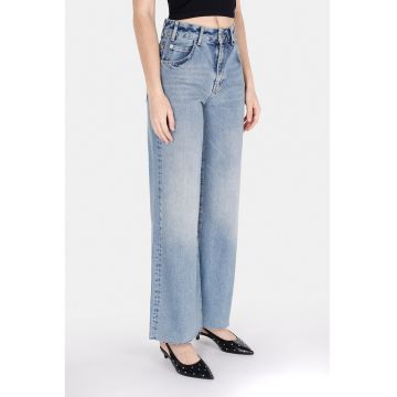 Blugi cu croiala ampla si talie medie Blugi cu croiala ampla si talie medie